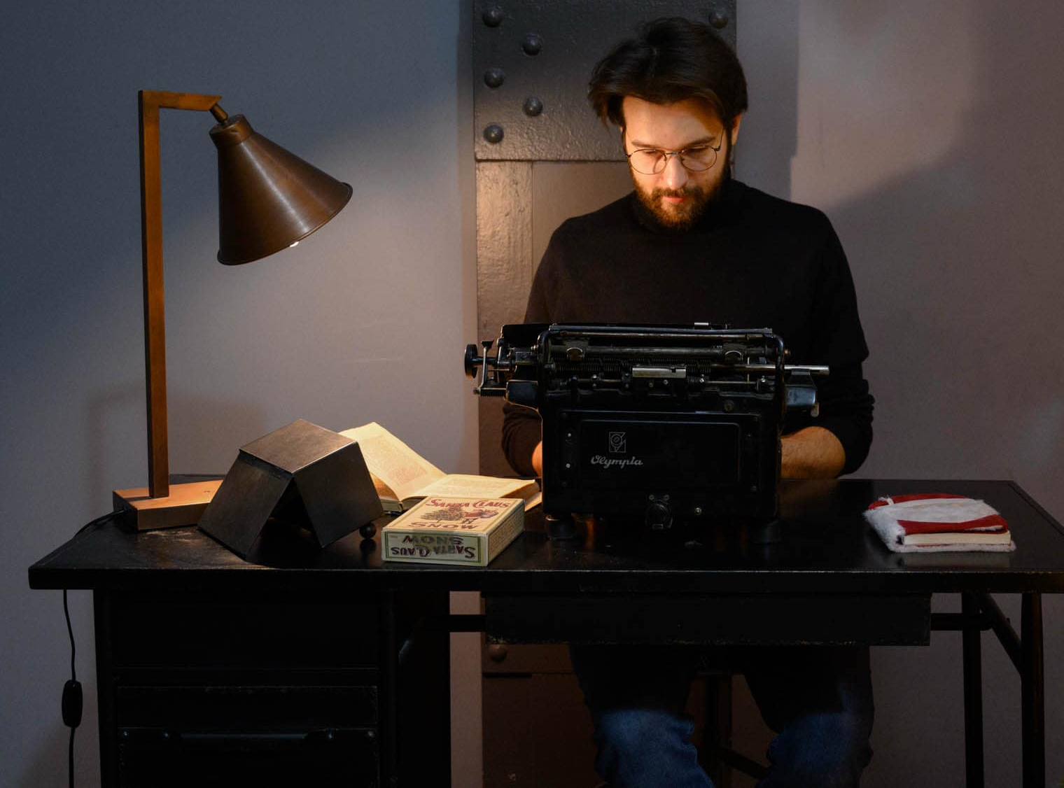 Király Zoltán at work with concentrating